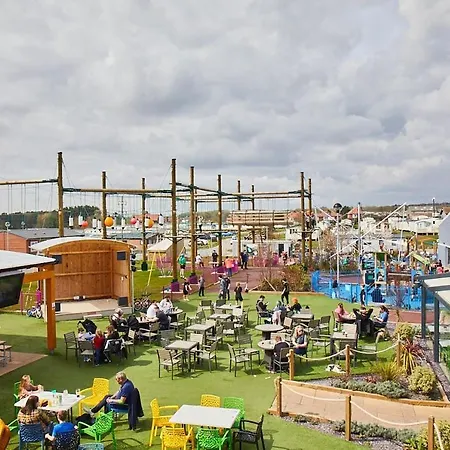 Nirvana Coastal Retreat * Cayton