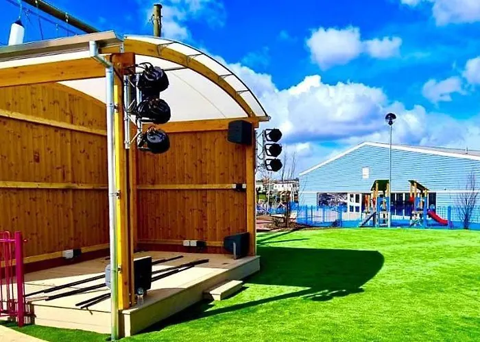 Nirvana Coastal Retreat * Cayton